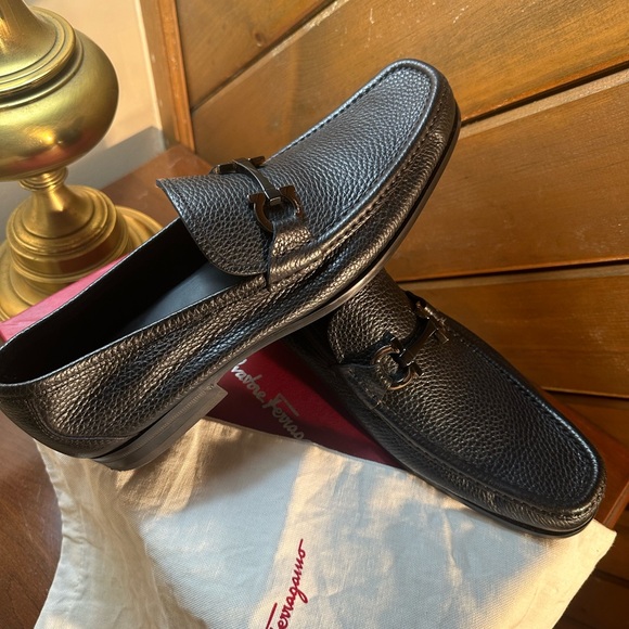 Size10D Salvatore Ferragamo Grandioso/NERO PEBBLE CALF   asking $525 priced $850 - Picture 14 of 15
